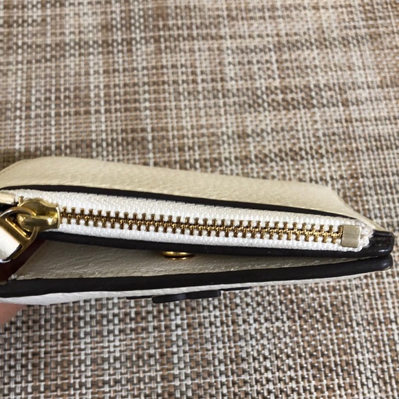 Tory Burch Cream Wallet - Picture 4 of 11